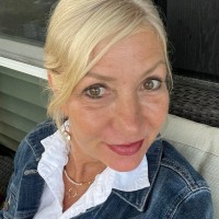 Eve Young