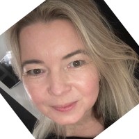 Pernille Larsen Email