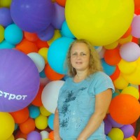 Olena Chernonok Email