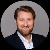 Moritz Burgkardt Email