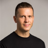 REVOLVE Employee Vasil Tsarev's profile photo