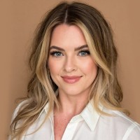 Kayla Arnold Email & Phone Number