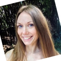 Veronika Lunakova Email