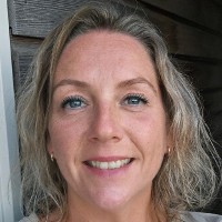 Corinne van de Belt Email