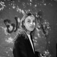Julia Östlund Email