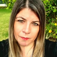 Daniella Calderón Email