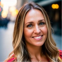 Coastal Ridge Real Estate Employee Laura Formica's profile photo