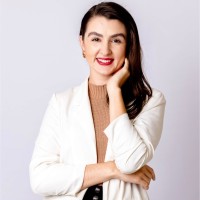 Caroline Malheiros Email