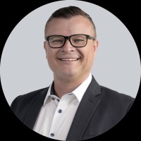 Viktor Wolf Email