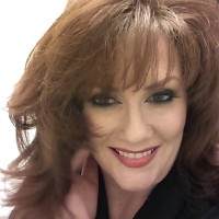 SEPHORA Employee Sharon E's profile photo