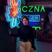 Helen Trinh Email & Phone Number
