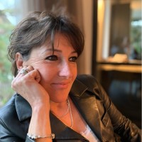 Elianne Velsen Email & Phone Number
