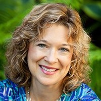 Lori Davis Email & Phone Number