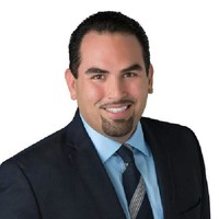 Email e telefono di Ralph Bravo