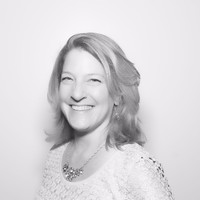 Design Within Reach Employee Laura Kolenberg's profile photo