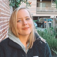 Kelly Knickerbocker Email & Phone Number