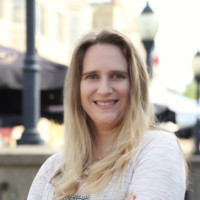 Maggie Iliff Email & Phone Number