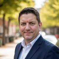 Simon Staveley Email