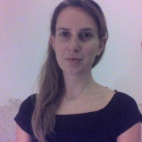 Éva Róbert Email