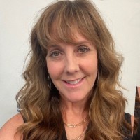 Kirsten Kays Email & Phone Number