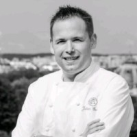 Julien Guénée Email