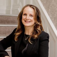 Niamh Mhurchu Email