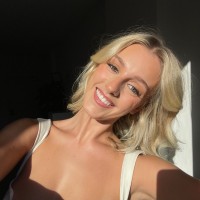 Schoolies.com Employee Madison James's profile photo