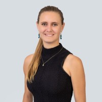 Claudia Jakubowski Email