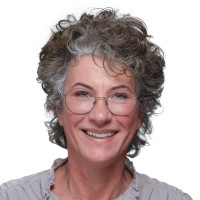 Henrike Veld Email