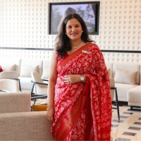 Divya Dabral Email