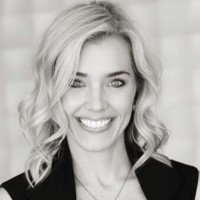 Kelli Hemmen Email & Phone Number