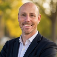 Stefan Tüscher Email