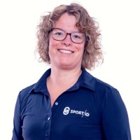 Loes van Beek Email