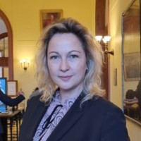 Irina Klusemann Email