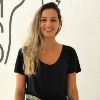 Thaynná Curcino. Email