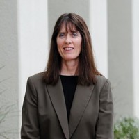 Smart & Final Employee Sue Mullins's profile photo