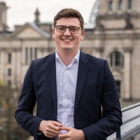 Moritz Übermuth Email