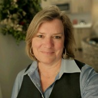 Edie Sanders Email & Phone Number