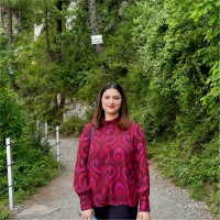 Kinza Adnan Email