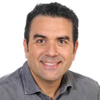 Luis Montañés Email