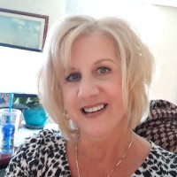 Email e telefono di Lisa Holdt