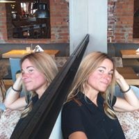 Anouchka de Vries Email