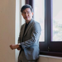 Eric Low Email & Phone Number