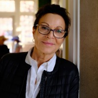 Linda Dewitt Email & Phone Number