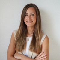 Ángela Caravantes García Email