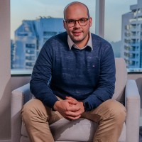 Gustavo Salinas Email