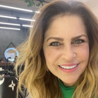 Isabela Zanelato Email