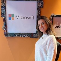 Priscila Assis Email