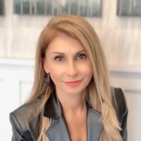 GOOD AMERICAN Employee Lucia Austin's profile photo