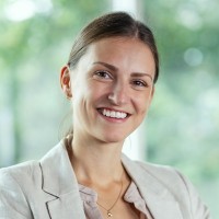 Tuva Myrholt Email